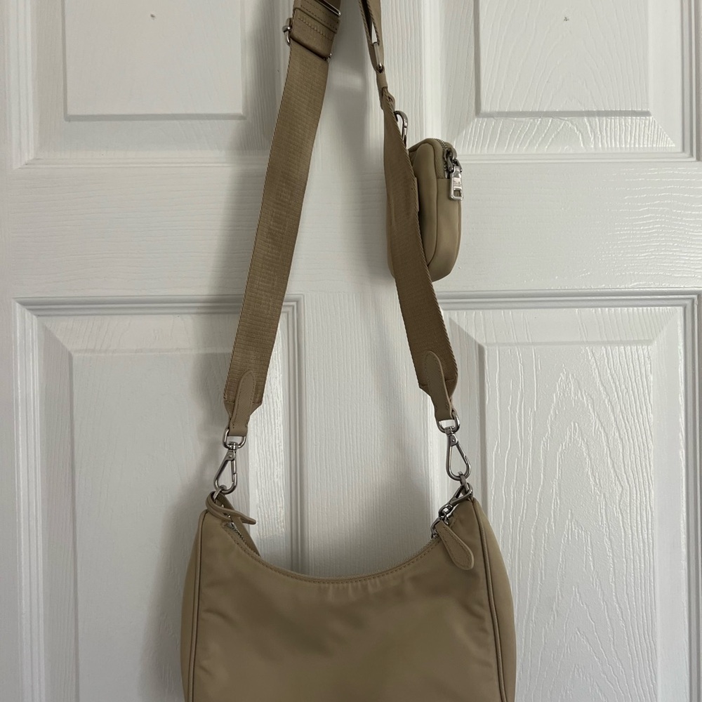 Prada 2005 Re-Edition Re-Nylon Bag - Picture 6 of 16